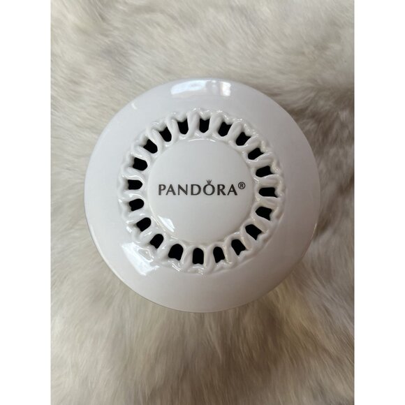 Pandora Bone China Porcelain Jewelry Box Lattice Hearts Lid "Circle of Love" - Picture 7 of 10